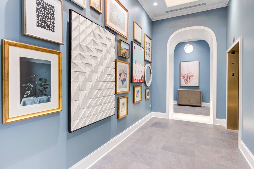 More Photos Of 747 N Wabash Ave, Chicago Apartments For Lease