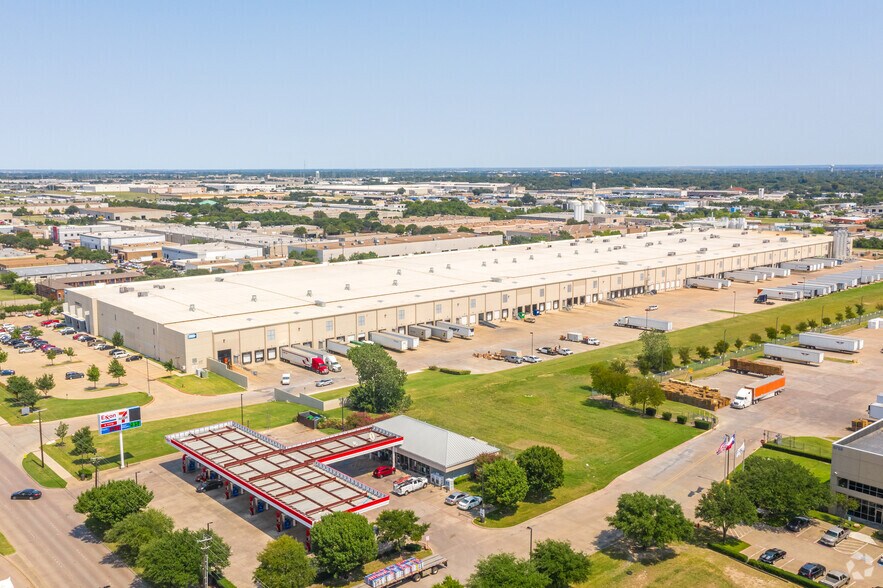 More Photos Of 3300 Wood Dr, Garland Warehouse For Lease