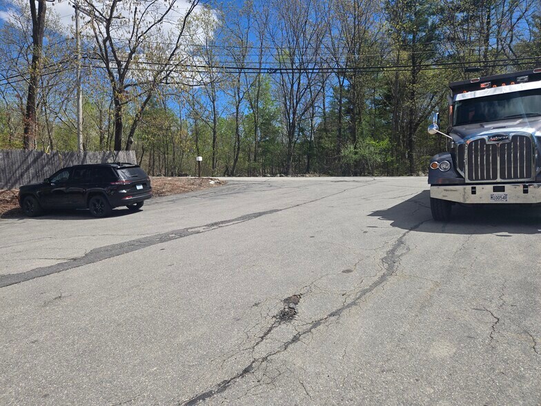 More Photos Of 272 Sheffield Rd, Manchester Auto Repair For Lease