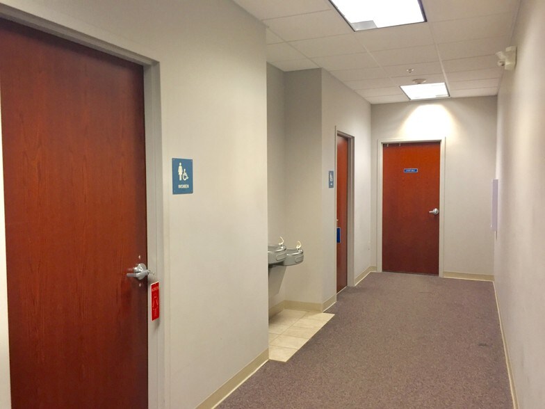 More Photos Of 275 Joliet St, Dyer Office For Sale