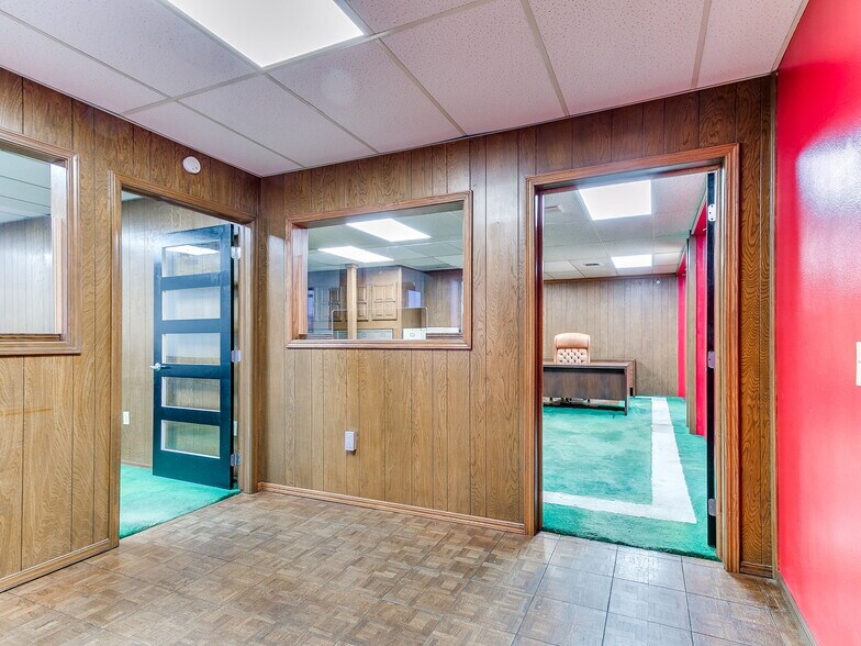 More Photos Of 6700 S Western Ave, Oklahoma City Office For Sale