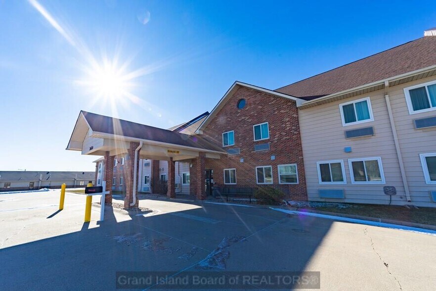 More Photos Of 2620 N Diers Ave, Grand Island Hotel For Sale