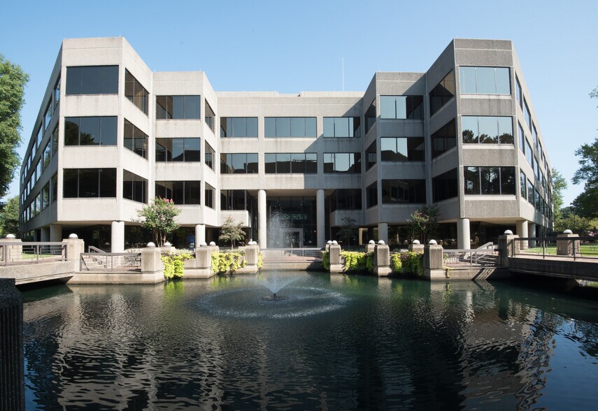 Primary Photo Of 2600 Thousand Oaks Blvd, Memphis Office For Lease