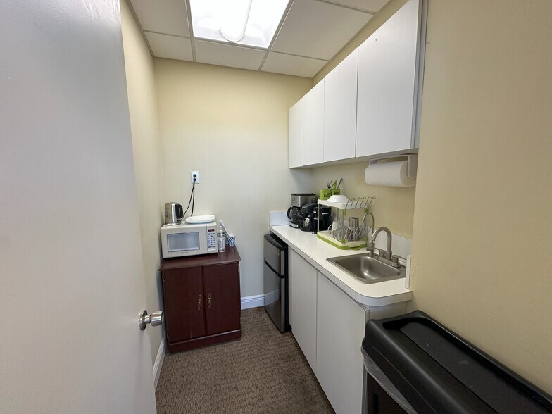 More Photos Of 2455 E Sunrise Blvd, Fort Lauderdale Loft Creative Space For Sale