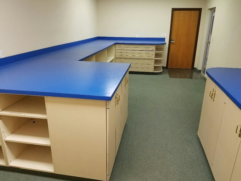 More Photos Of 5040 Edna Ave, Las Vegas Office For Lease