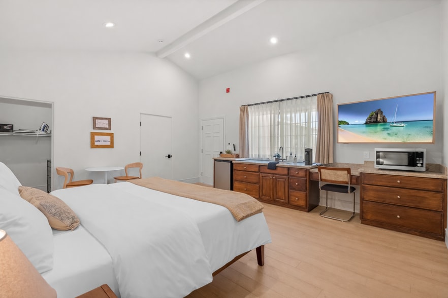 More Photos Of 21305 E Cliff Dr, Santa Cruz Hotel For Sale