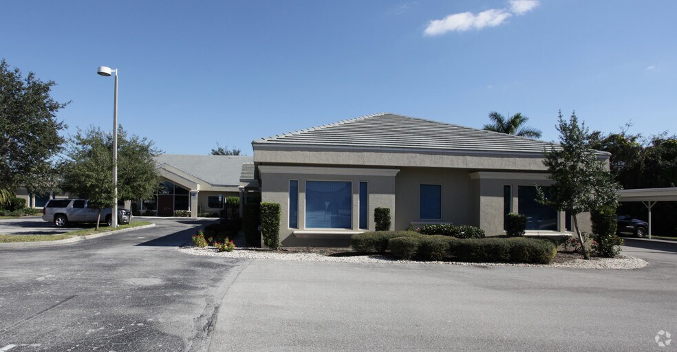 More Photos Of 8961 Conference Dr, Fort Myers Office For Sale