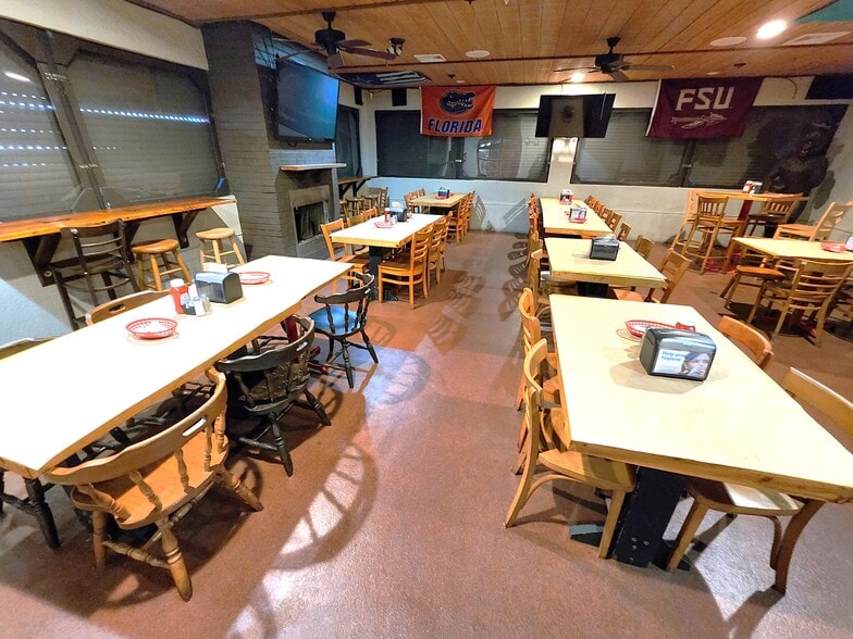More Photos Of 1981 N Wickham Rd, Melbourne Restaurant For Lease