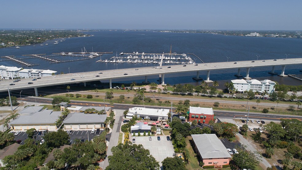 More Photos Of 514 NW Dixie Hwy, Stuart Restaurant For Sale