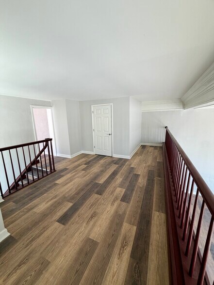 More Photos Of 101 E Main St, Blanchester Loft Creative Space For Lease