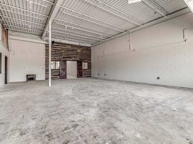 More Photos Of 912 N Pennsylvania Ave, Oklahoma City Warehouse For Lease