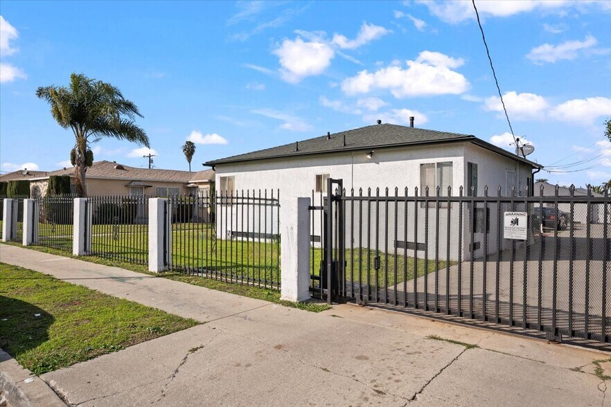 More Photos Of 1525 W 105th St, Los Angeles Apartments For Sale