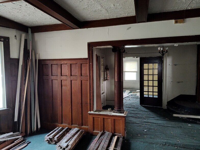 More Photos Of 46006 Woodward Ave, Pontiac Lodge Meeting Hall For Sale
