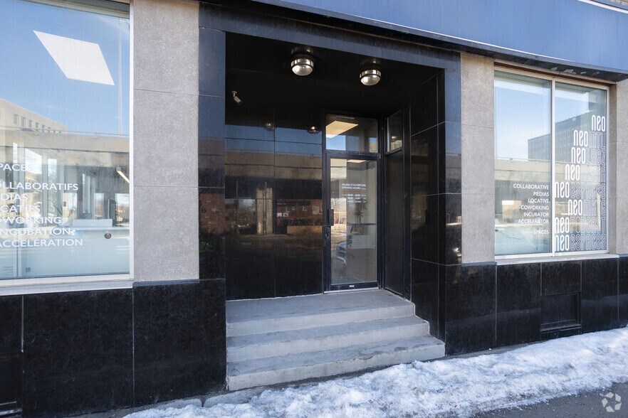 More Photos Of 390 Boul Crémazie E, Montréal Storefront Retail Residential For Sale