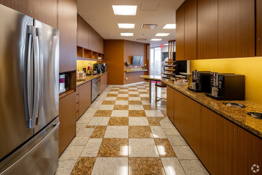 More Photos Of One World Trade Center, New York Coworking Space