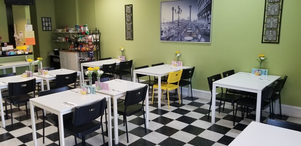 More Photos Of 530 Crown Point Rd, Thorofare Restaurant For Sale