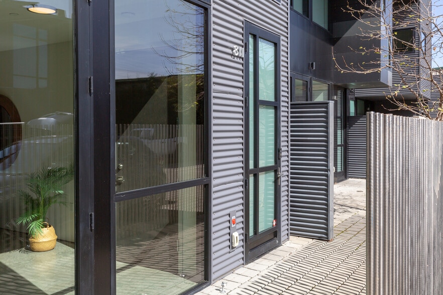 More Photos Of 811 Folger Ave, Berkeley Loft Creative Space For Sale