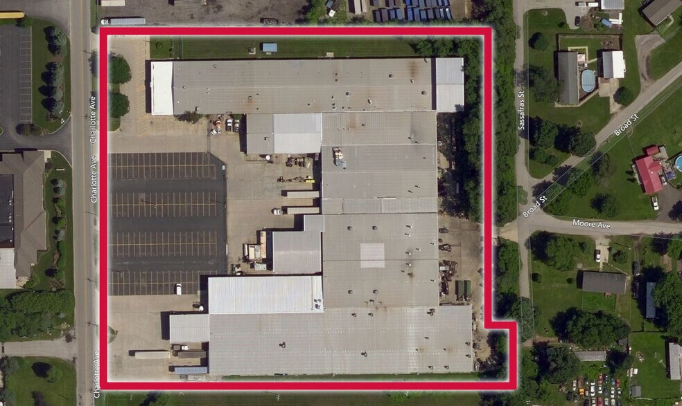 More Photos Of 3308 Charlotte Ave, Elkhart Manufacturing For Sale