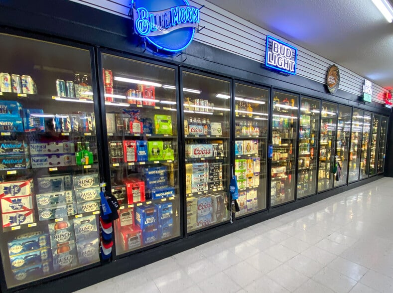 More Photos Of 25817 State Hwy 64, Pittsburg Supermarket For Sale