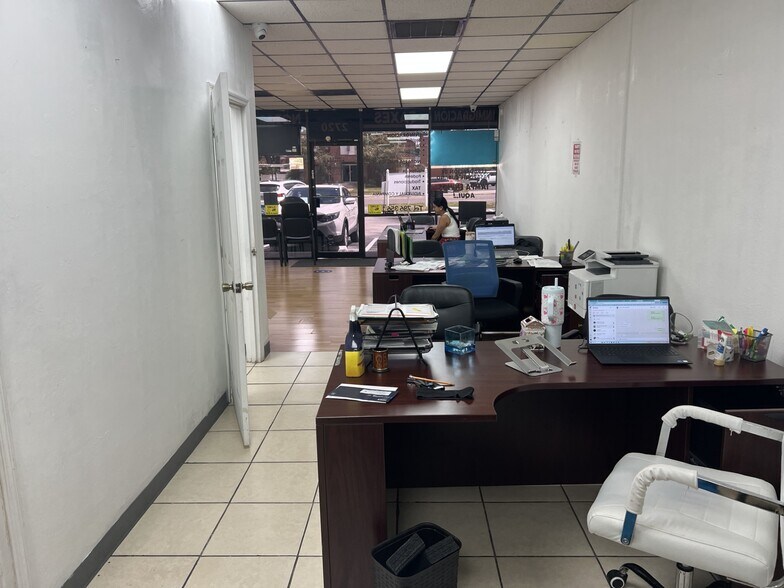More Photos Of 2712-2730 W Waters Ave, Tampa Storefront Retail Office For Lease