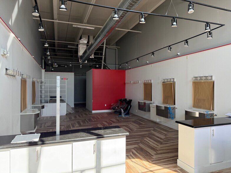 More Photos Of 13115 W Okeechobee Rd, Hialeah Storefront Retail Office For Lease