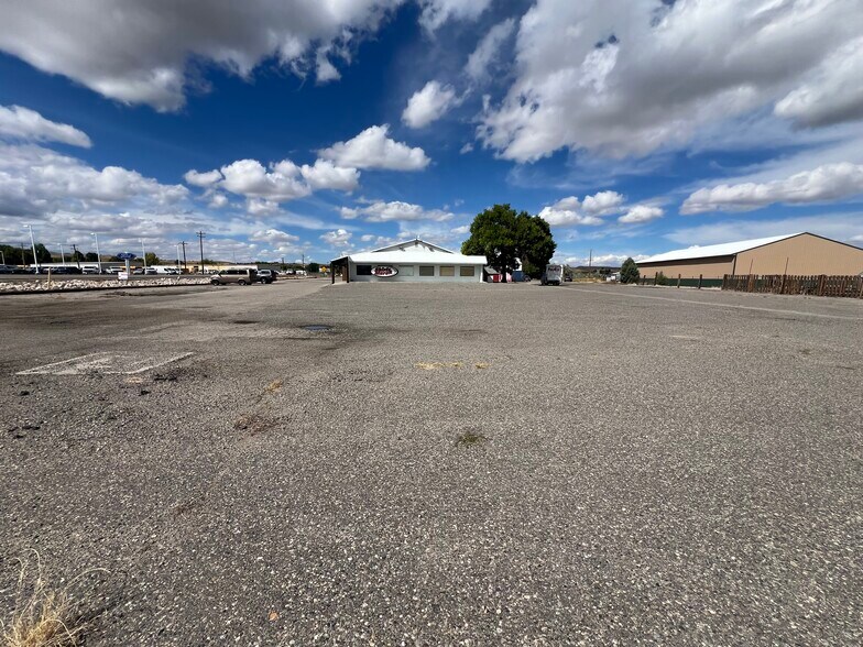 More Photos Of 1720 Main St, Lander Warehouse For Sale