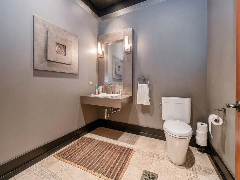 More Photos Of 4650-52 Lawrence, Chicago Office For Sale