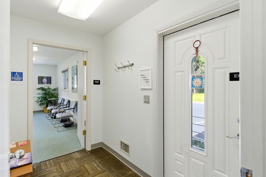 More Photos Of 801 Hughes Dr, Hamilton Office Residential For Sale