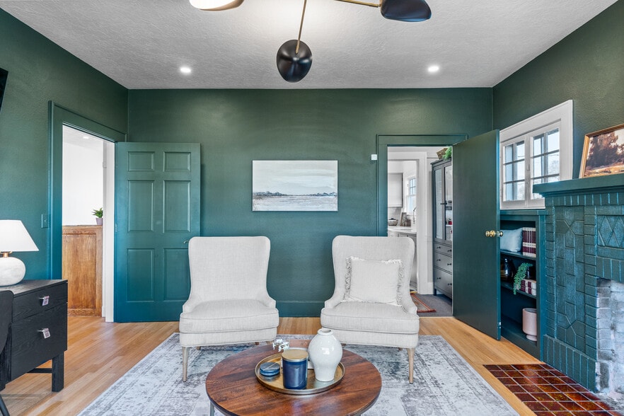 More Photos Of 1191 Capitol St NE, Salem Office For Sale
