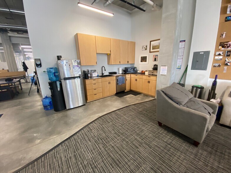 More Photos Of 161 S Riverheath Way, Appleton Apartments For Lease