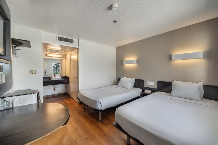 More Photos Of 750 Raintree Dr, Carlsbad Hotel For Sale