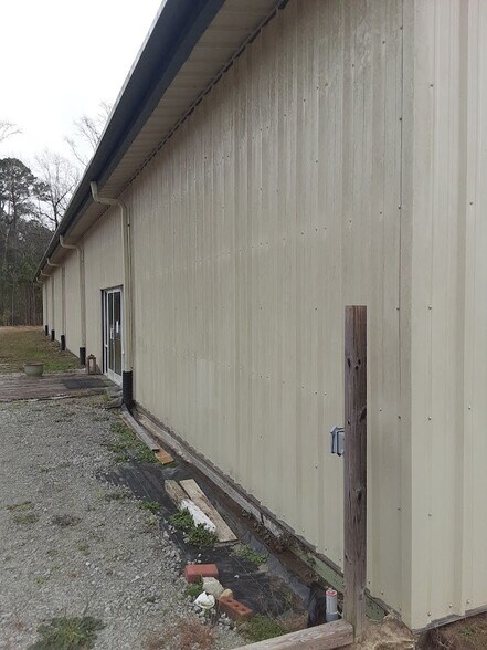 More Photos Of 7430 US Highway 70 E, New Bern Warehouse For Sale