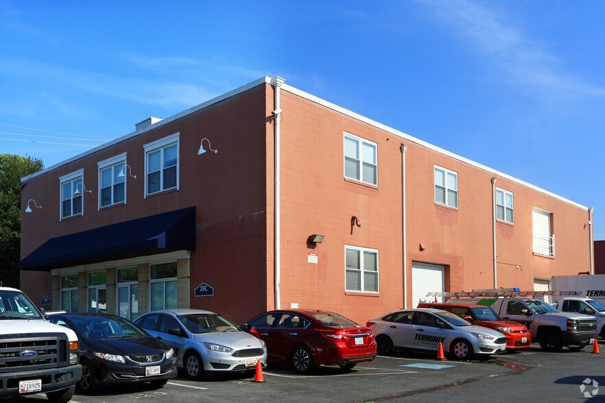 Primary Photo Of 25 Chestnut St, Gaithersburg Warehouse For Sale
