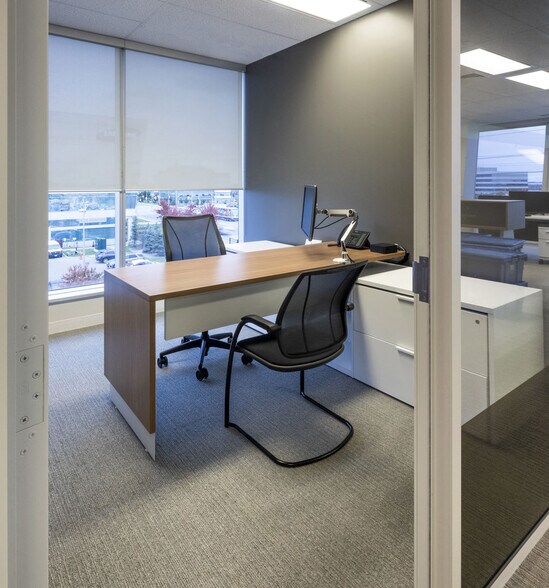 More Photos Of 7025 Langer Dr, Mississauga Office For Lease
