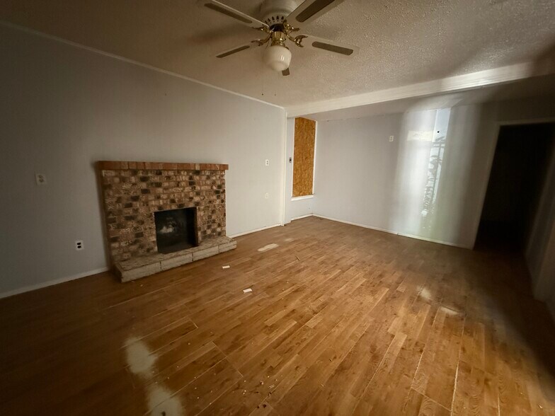 More Photos Of 1308 Magoffin Ave, El Paso Medical For Sale
