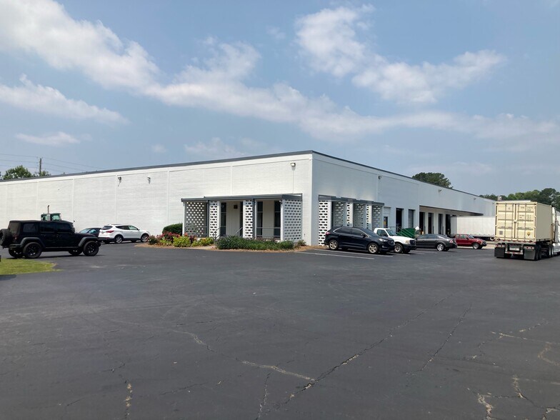 More Photos Of 440-490 Great Southwest Pky SW, Atlanta Warehouse For Lease