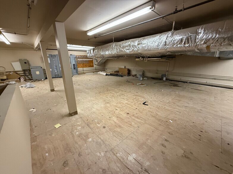 More Photos Of 3413 Golden Rd, Tyler Medical For Lease