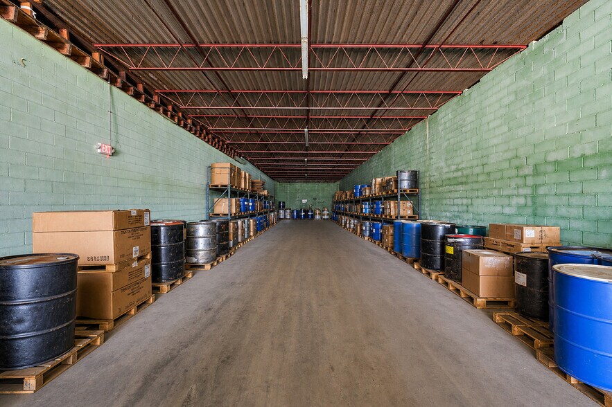 More Photos Of 2025 N Lapeer Rd, Lapeer Warehouse For Lease