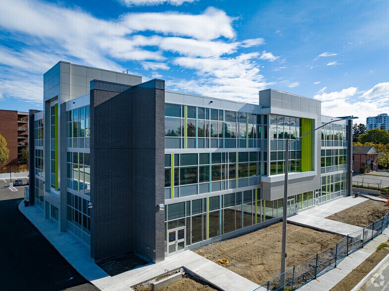 More Photos Of 735-737 Woolwich St, Guelph Hospital For Lease