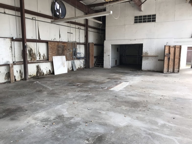 More Photos Of 12433 66th St N, Largo Storefront Retail Office For Sale