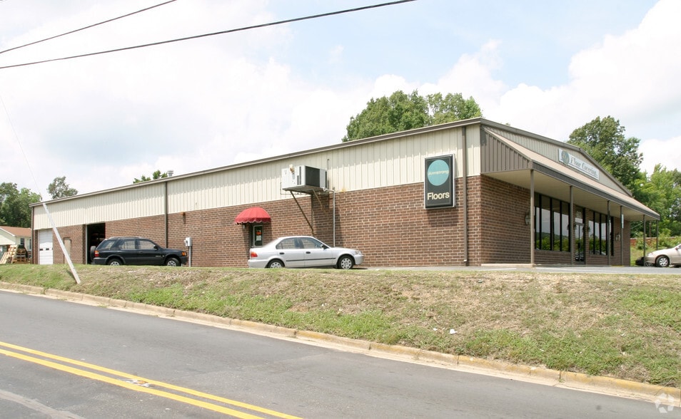 More Photos Of 603 N Fayetteville St, Asheboro Freestanding For Lease