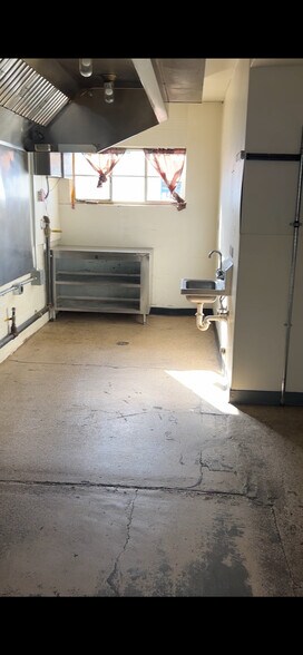 More Photos Of 10052 S Highway 69, Mayer Restaurant For Lease