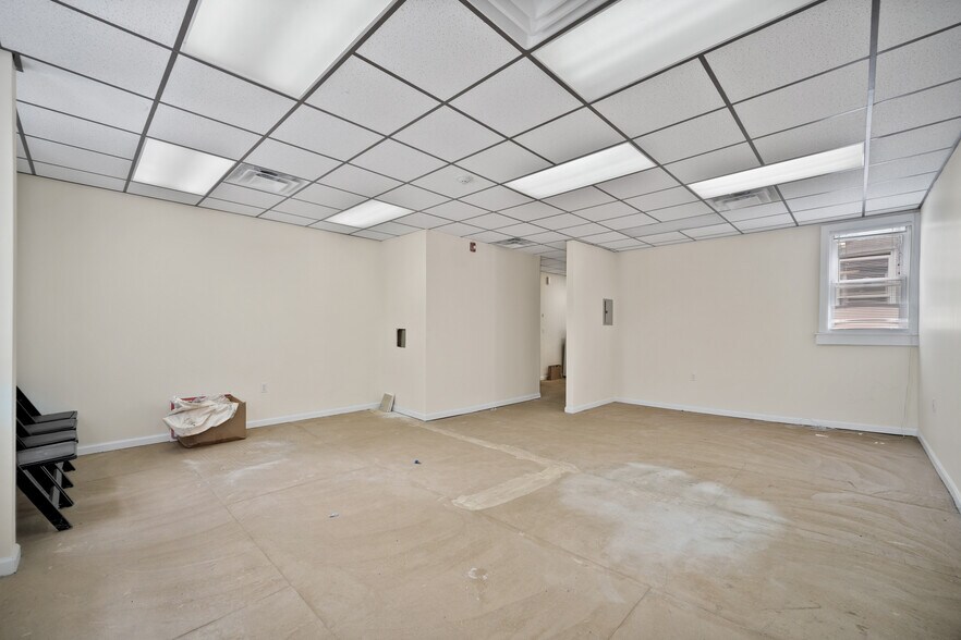 More Photos Of , Leonia General Retail For Sale