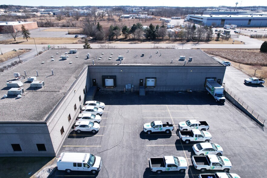 More Photos Of 16500-16540 W Rogers Dr, New Berlin Light Distribution For Sale