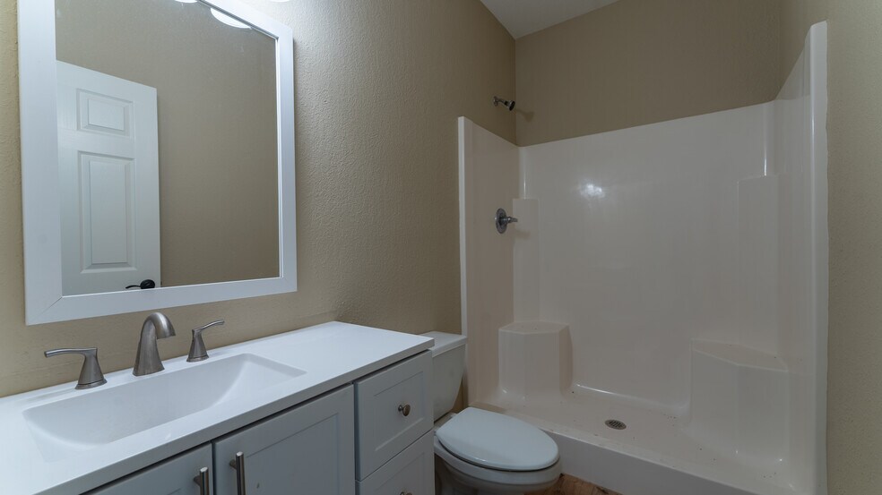 More Photos Of 4466 Horseshoe Bend Pky, Village Of Four Seasons General Retail For Sale