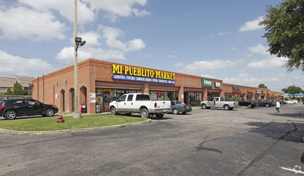 Primary Photo Of 2030 E Oltorf St, Austin Unknown For Lease