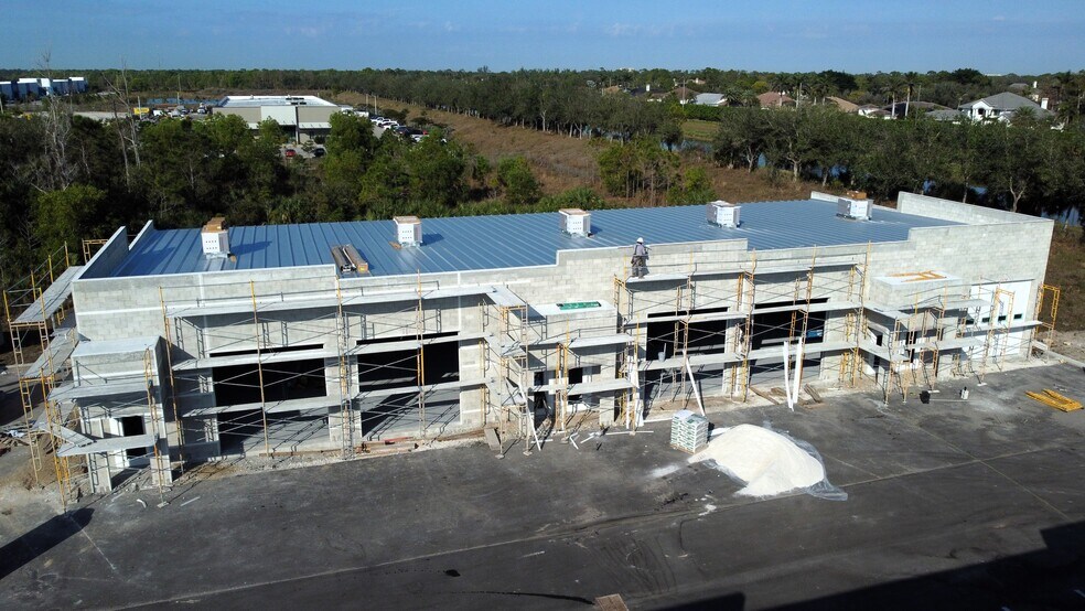 Primary Photo Of 16109 Lee Rd, Fort Myers Manufacturing For Sale