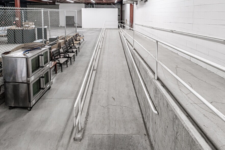 More Photos Of 2 Delorme Dr, Yarmouth Flex For Sale