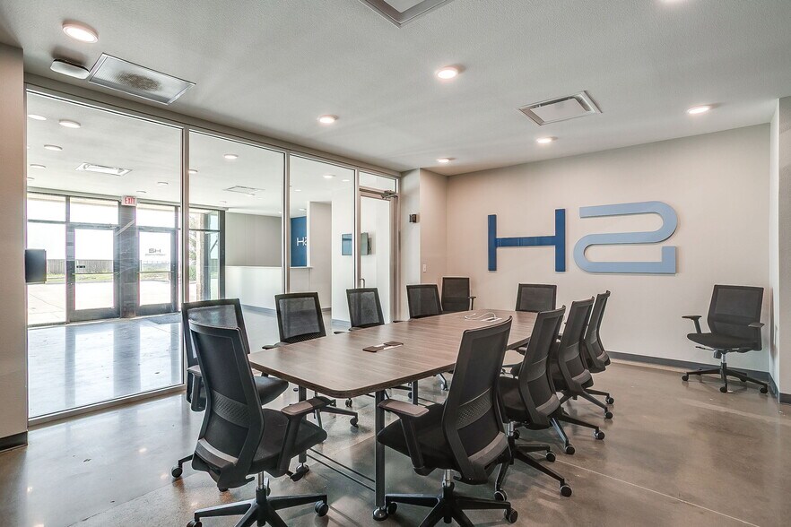 More Photos Of 1510 Markum Ranch Rd, Fort Worth Warehouse For Lease