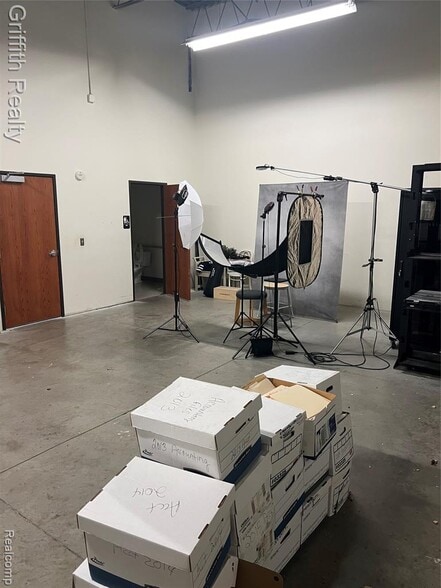 More Photos Of 5840-5936 Sterling Dr, Howell Flex For Lease